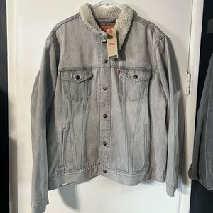 Men’s XL LEVI’S DENIM JACKET